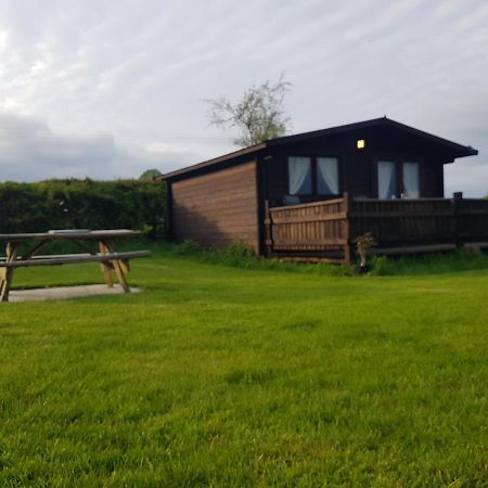 Country Bumpkin - Romantic Couples Stay In Oakhill Cabin מראה חיצוני תמונה