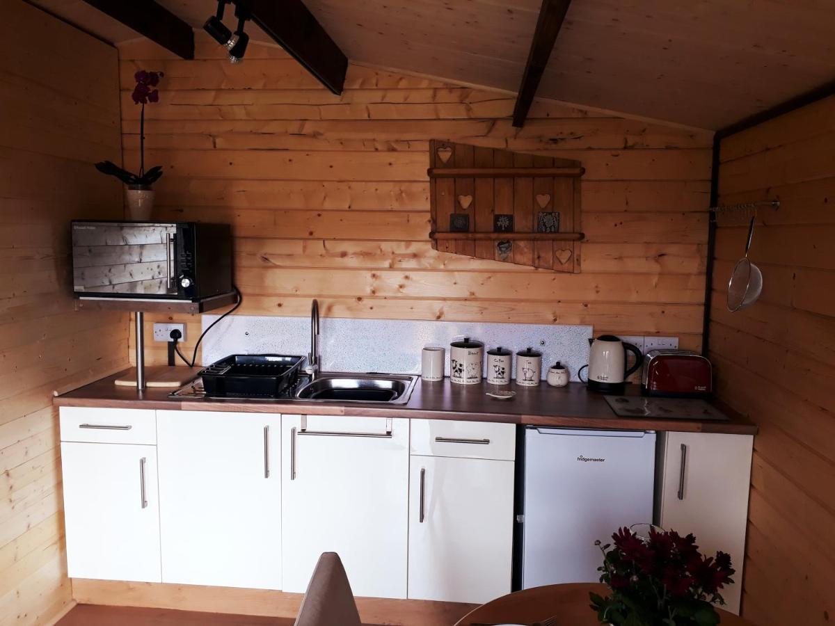 Country Bumpkin - Romantic Couples Stay In Oakhill Cabin מראה חיצוני תמונה
