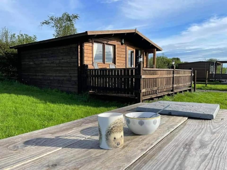 Country Bumpkin - Romantic Couples Stay In Oakhill Cabin מראה חיצוני תמונה