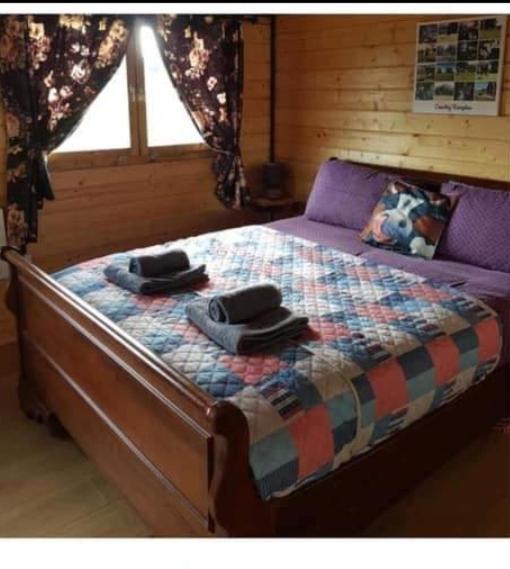Country Bumpkin - Romantic Couples Stay In Oakhill Cabin מראה חיצוני תמונה