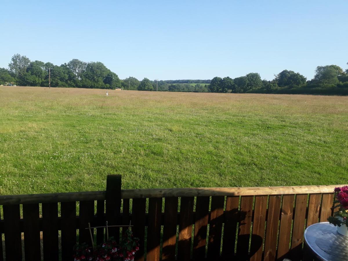 Country Bumpkin - Romantic Couples Stay In Oakhill Cabin מראה חיצוני תמונה