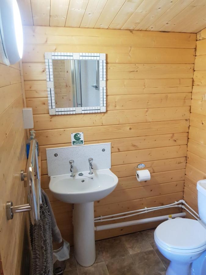 Country Bumpkin - Romantic Couples Stay In Oakhill Cabin מראה חיצוני תמונה