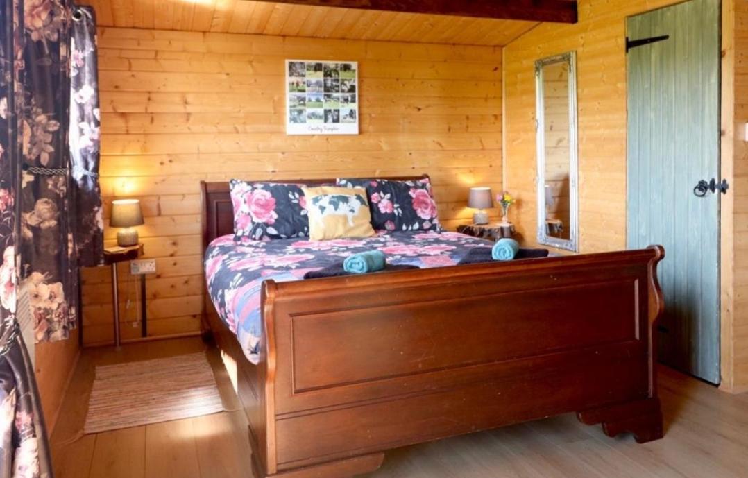 Country Bumpkin - Romantic Couples Stay In Oakhill Cabin מראה חיצוני תמונה